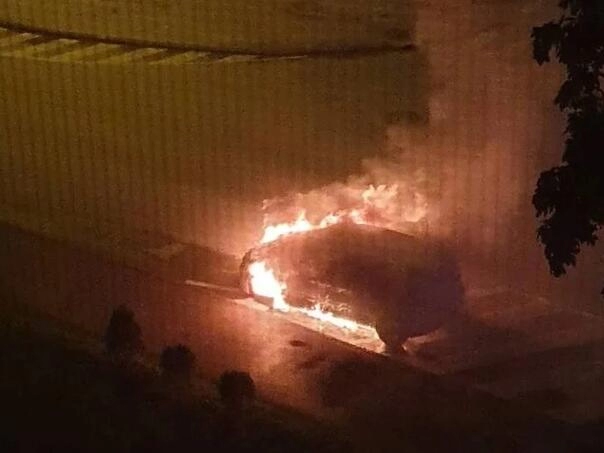 Izgorio automobil u sarajevskom naselju Čengić Vila